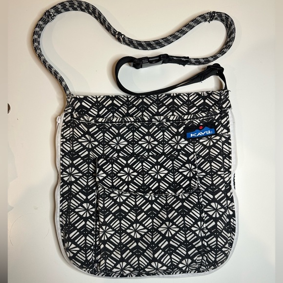 Kavu Bags Kavu Sidewinder Crossbody Bag Black White Poshmark